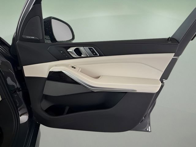 Used 2026 BMW X7 xDrive40i w/ M Sport Package image 26