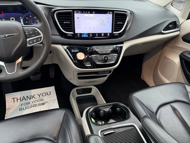 Used 2023 Chrysler Pacifica Touring-L FWD image 20