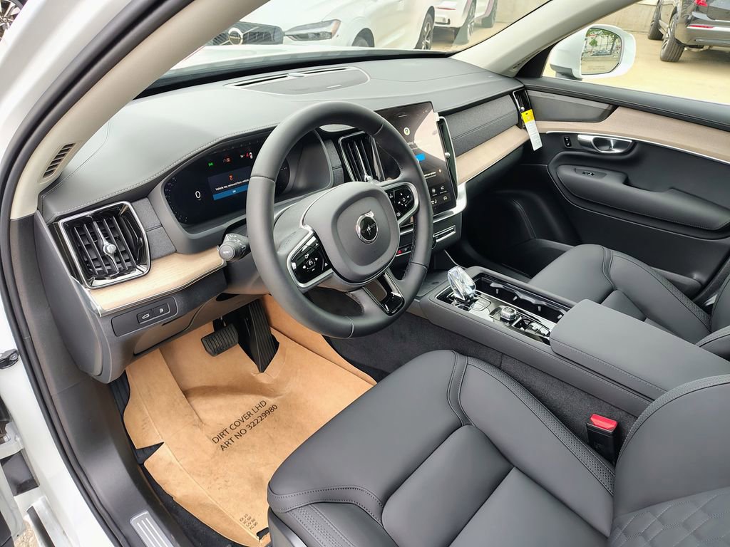 New 2026 Volvo XC90 T8 Plus w/ Protection Package AWD/4WD image 12
