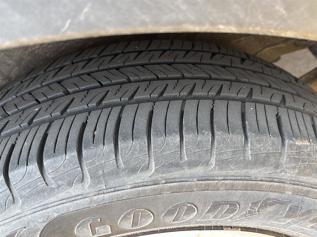 Used 2015 Toyota RAV4 LE image 14