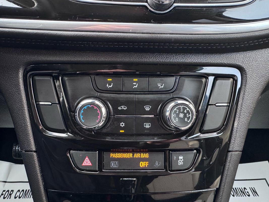 Used 2021 Buick Encore Preferred image 23