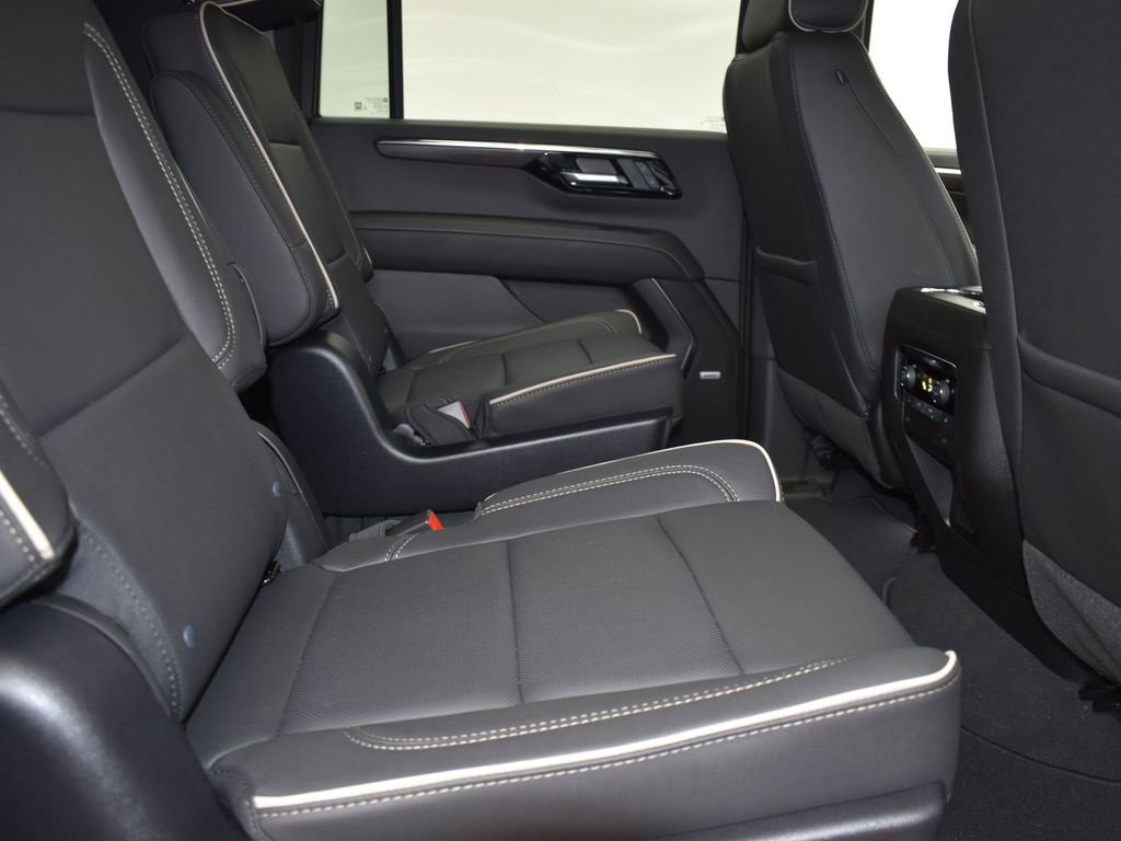 New 2025 Chevrolet Suburban Premier image 22