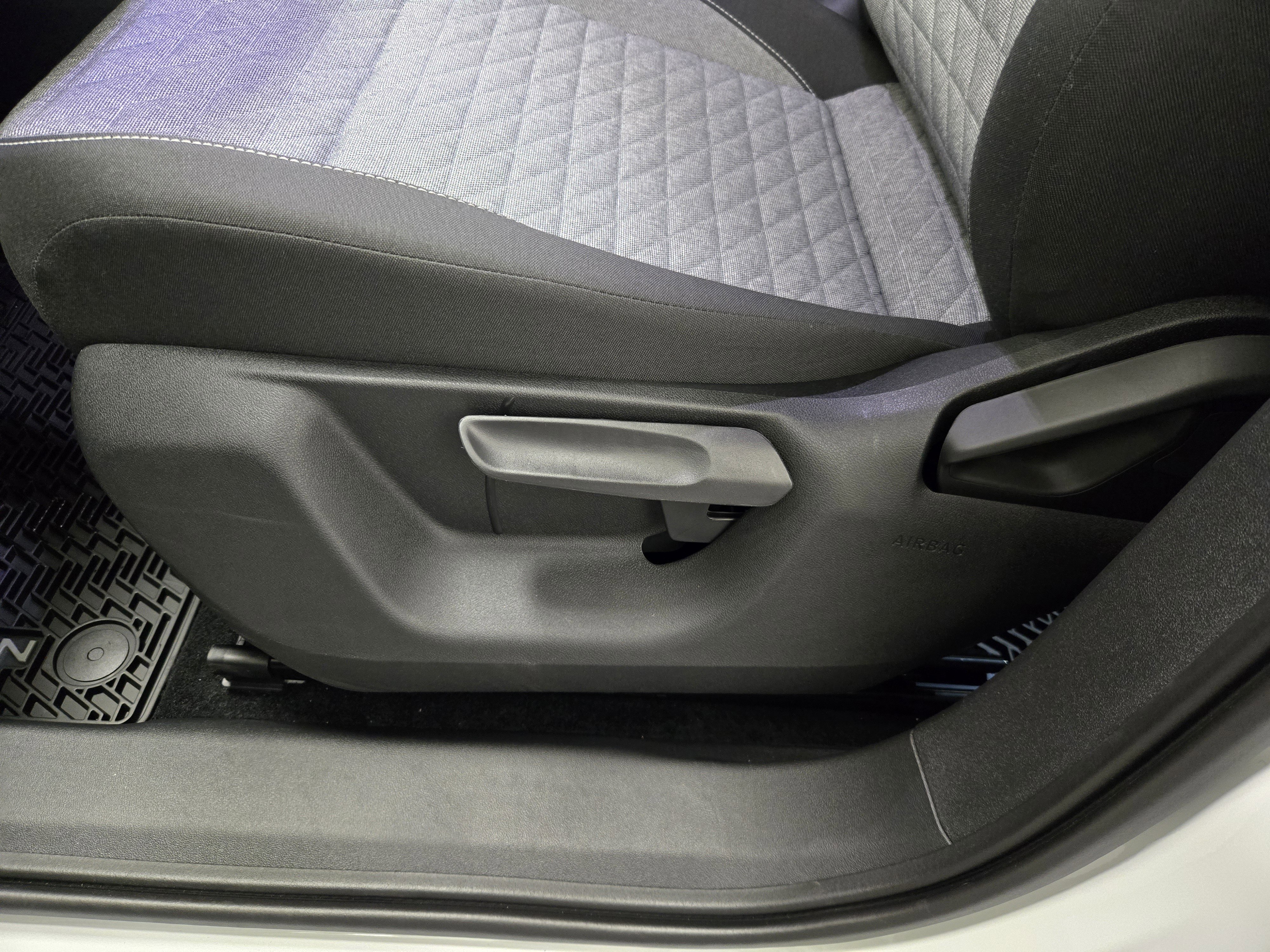 New 2025 Volkswagen Tiguan S image 4