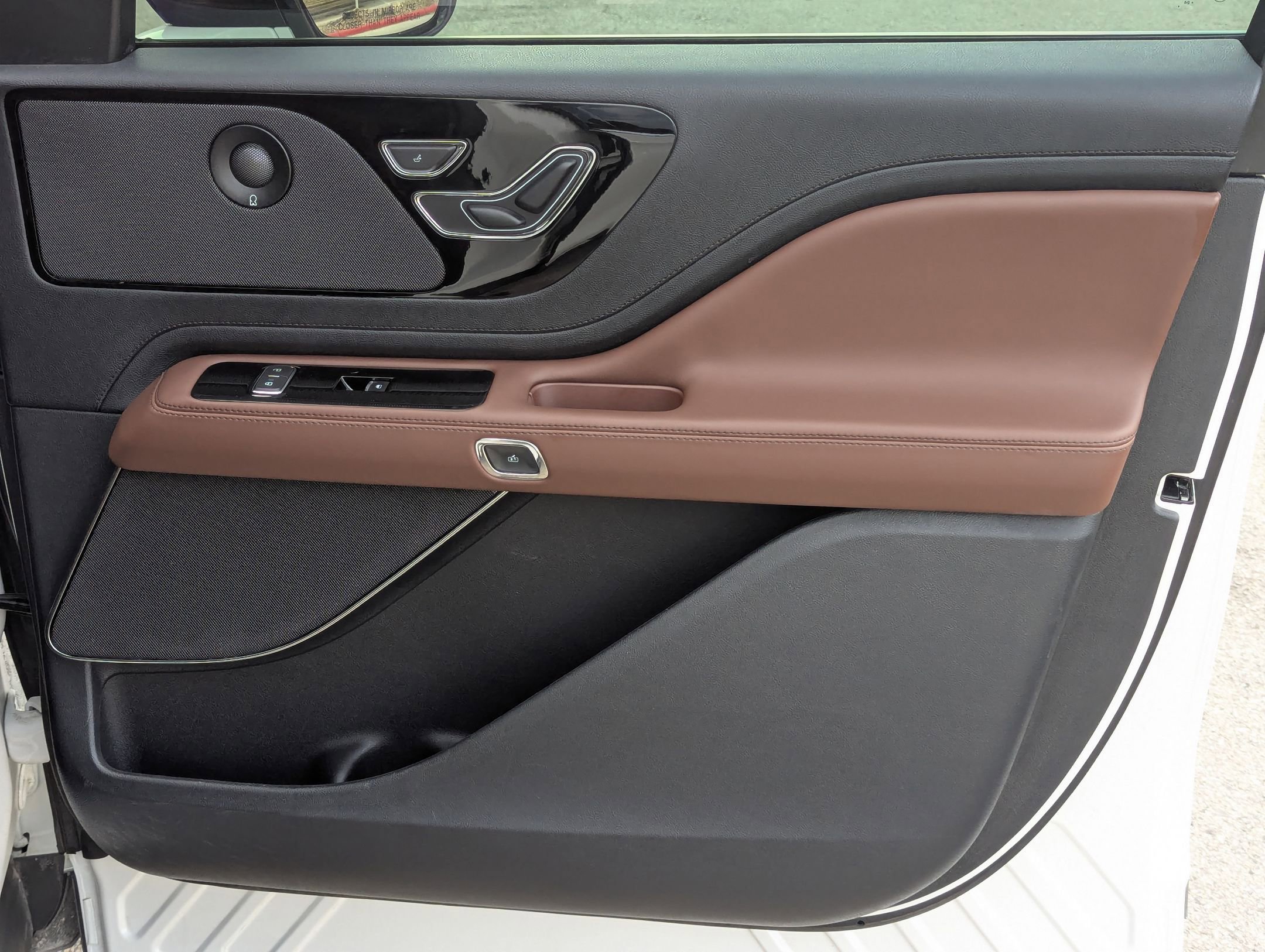 Used 2025 Lincoln Aviator Reserve w/ Illumination Package image 28