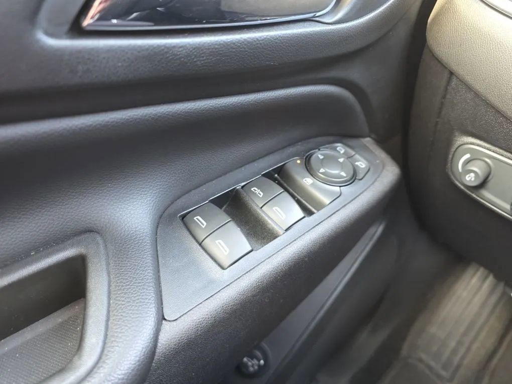 Used 2019 Chevrolet Equinox LT image 22