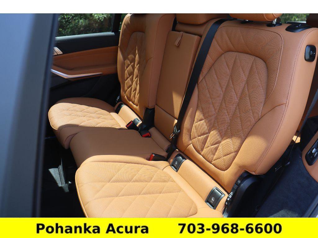 Used 2026 BMW X7 xDrive40i AWD/4WD image 33