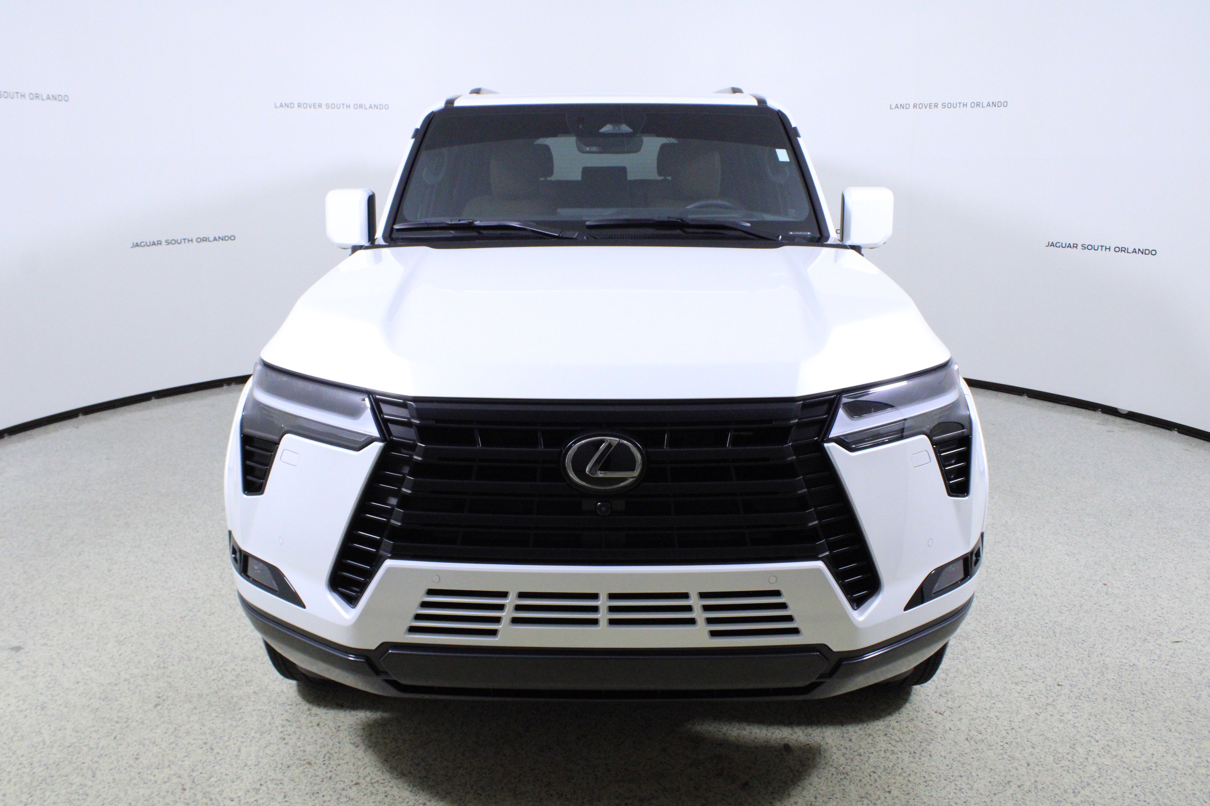 Used 2024 Lexus GX 550 w/ Accessory Package (Z1) AWD/4WD image 2