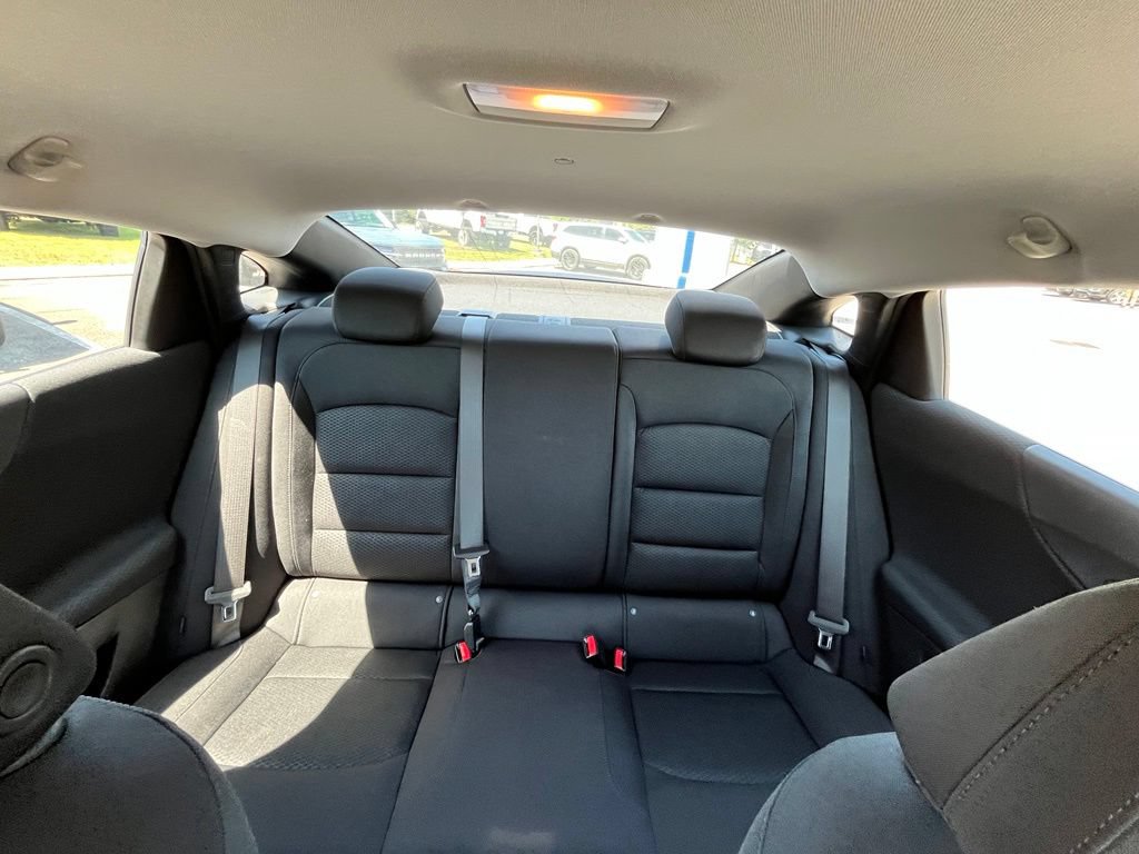 Used 2025 Chevrolet Malibu RS FWD image 14