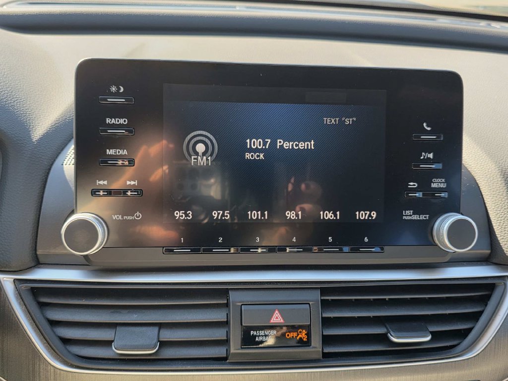 Used 2018 Honda Accord LX image 9