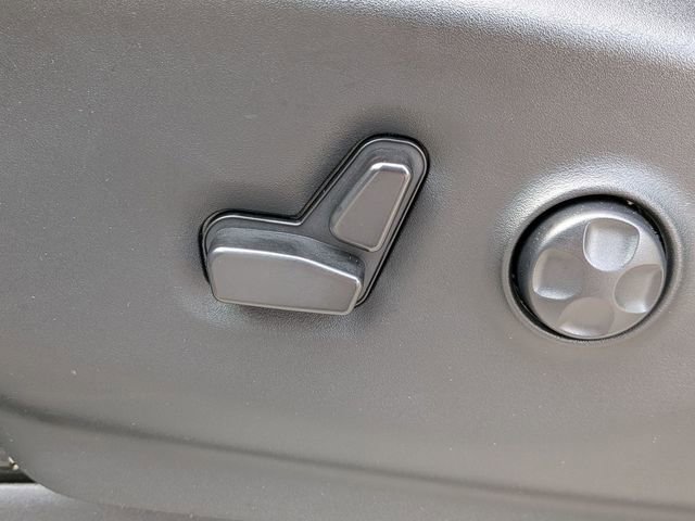 Used 2024 Chrysler Pacifica Touring-L FWD image 13