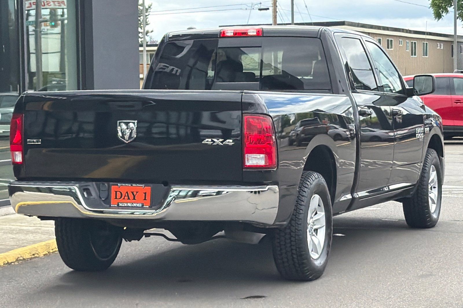 Used 2020 RAM 1500 Classic SLT AWD/4WD image 5