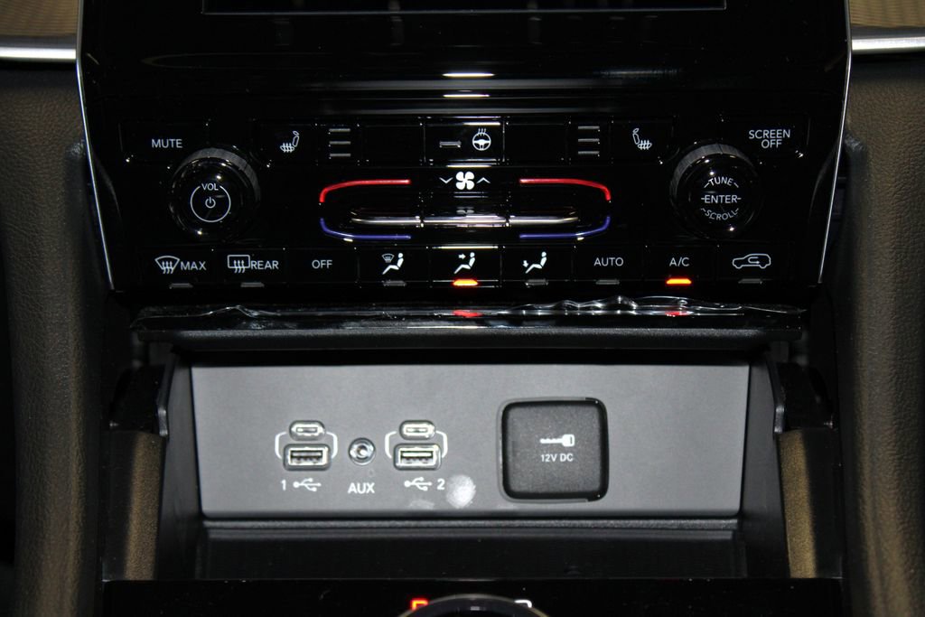 New 2025 Jeep Grand Cherokee Altitude image 20