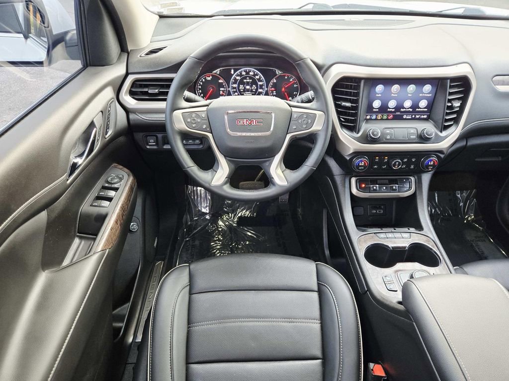 Used 2023 GMC Acadia Denali w/ Denali Ultimate Package AWD/4WD image 11