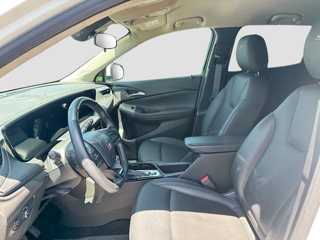 Used 2025 Buick Encore GX Sport Touring w/ Advanced Technology Package FWD image 10