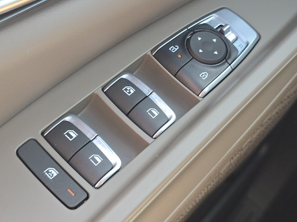 Used 2026 Kia Carnival LX FWD image 23
