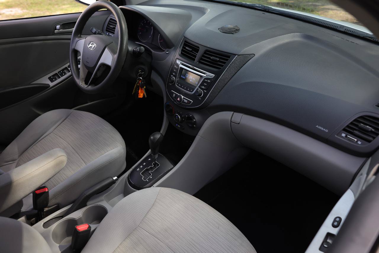 Used 2017 Hyundai Accent SE FWD image 18