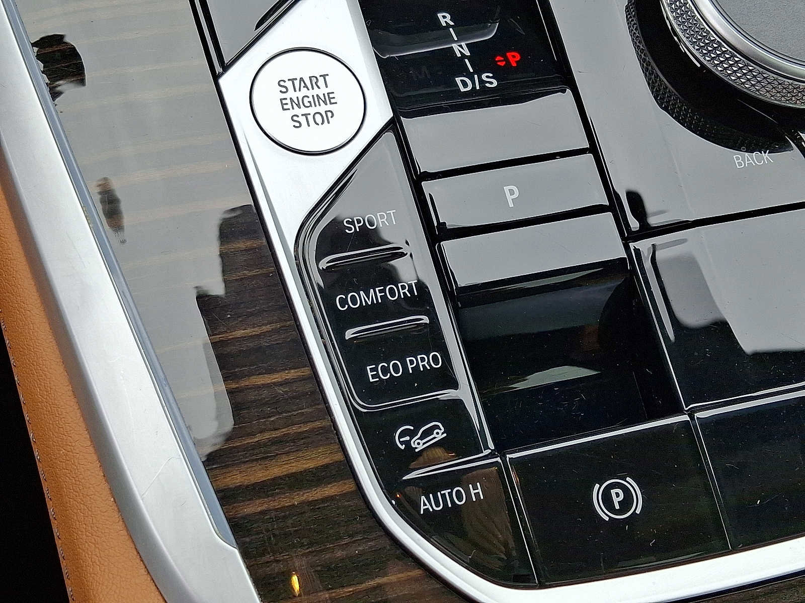 Used 2024 BMW X7 xDrive40i w/ M Sport Package image 26