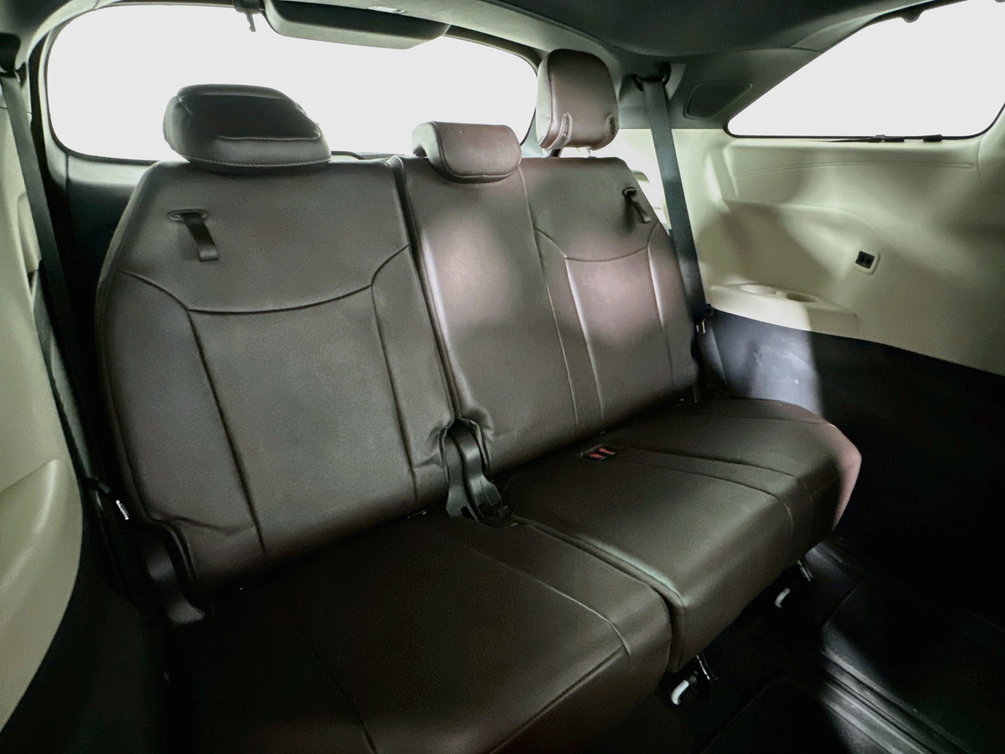 Used 2021 Toyota Sienna Platinum FWD image 28
