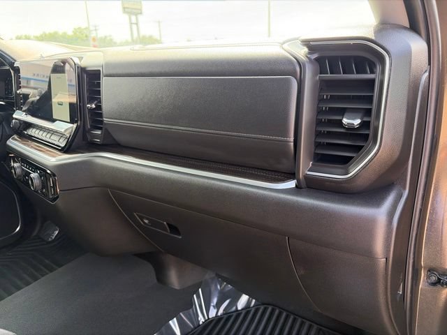 Used 2024 Chevrolet Silverado 1500 LT AWD/4WD image 49