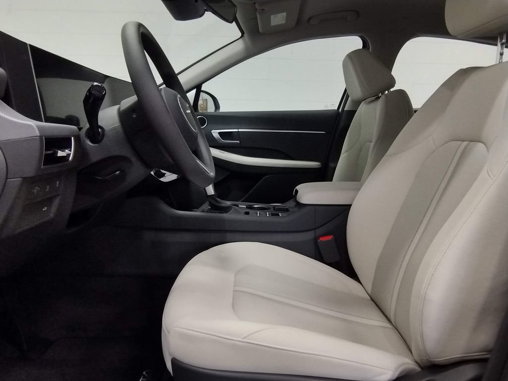 New 2026 Hyundai Sonata SE FWD image 17