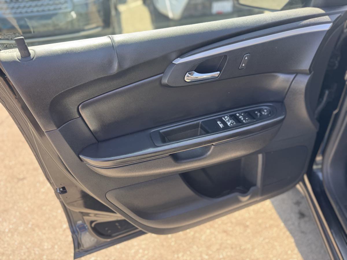 Used 2012 Chevrolet Traverse LT w/ All-Star Edition image 9