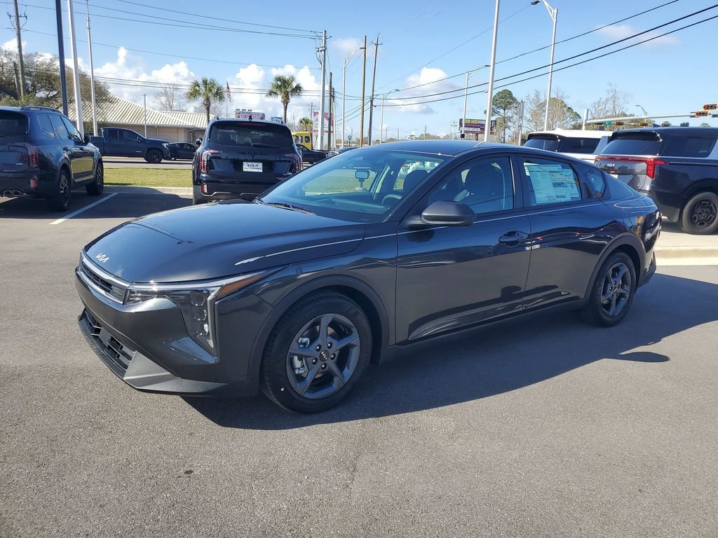 New 2026 Kia K4 LXS image 2