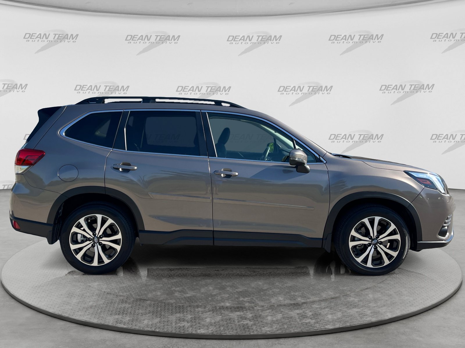 Used 2024 Subaru Forester Limited AWD/4WD image 10