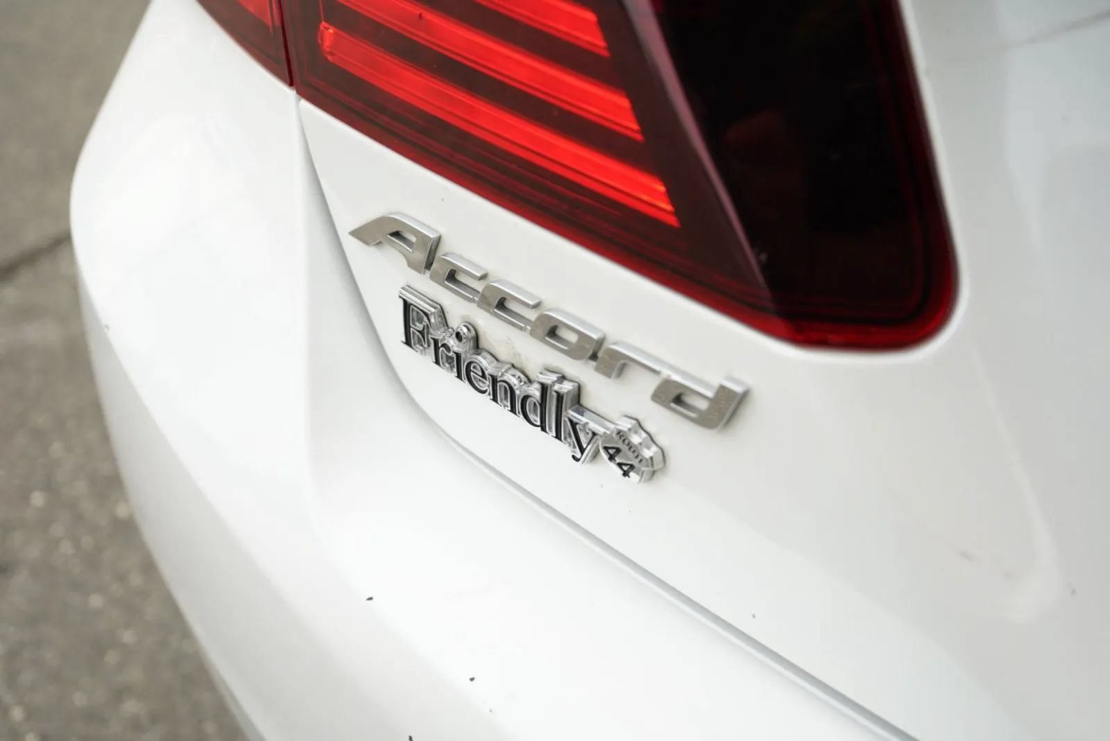 Used 2017 Honda Accord EX-L image 11