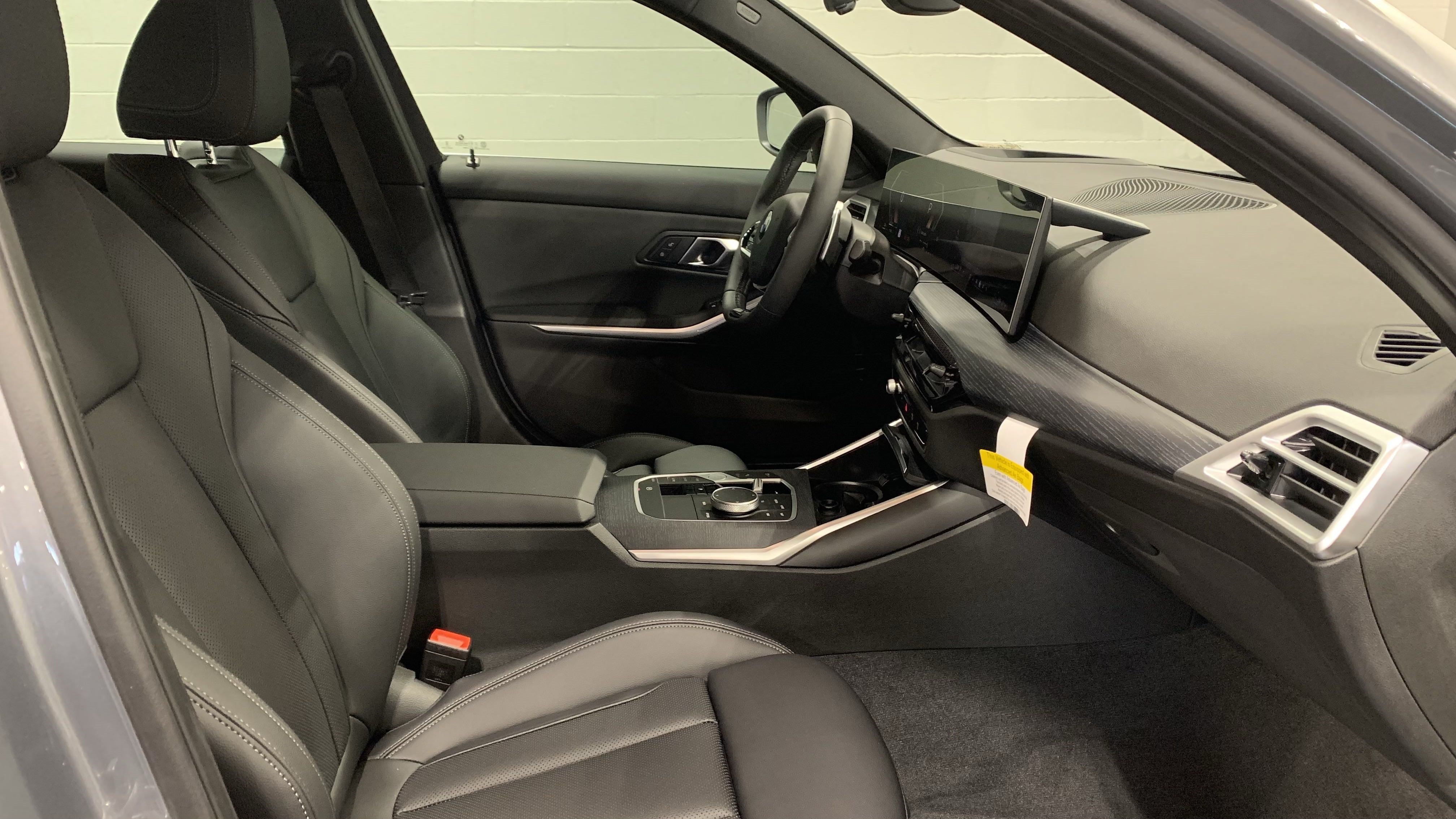 Certified 2025 BMW 330i Sedan w/ Premium Package RWD image 24