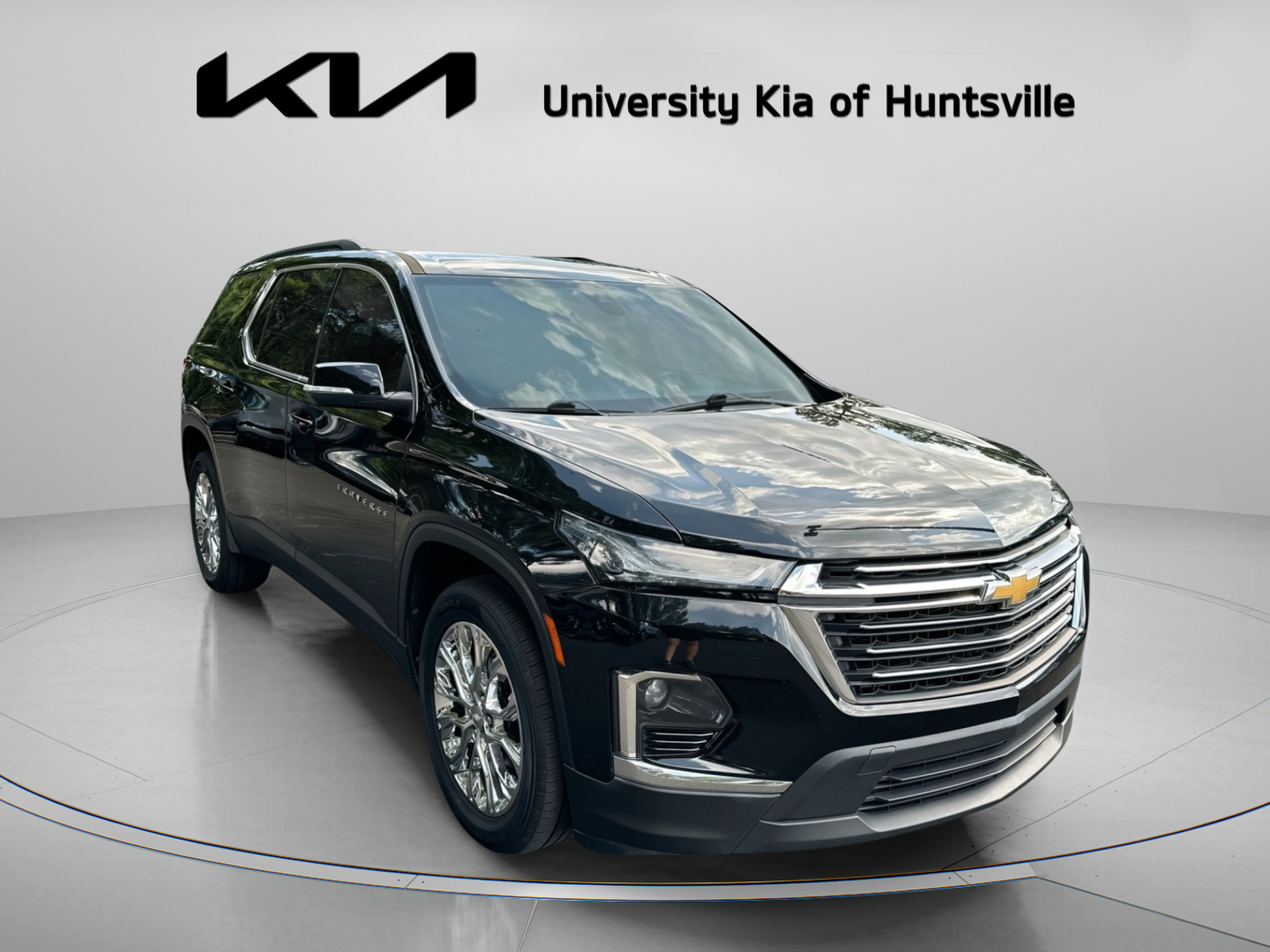 Used 2022 Chevrolet Traverse LT