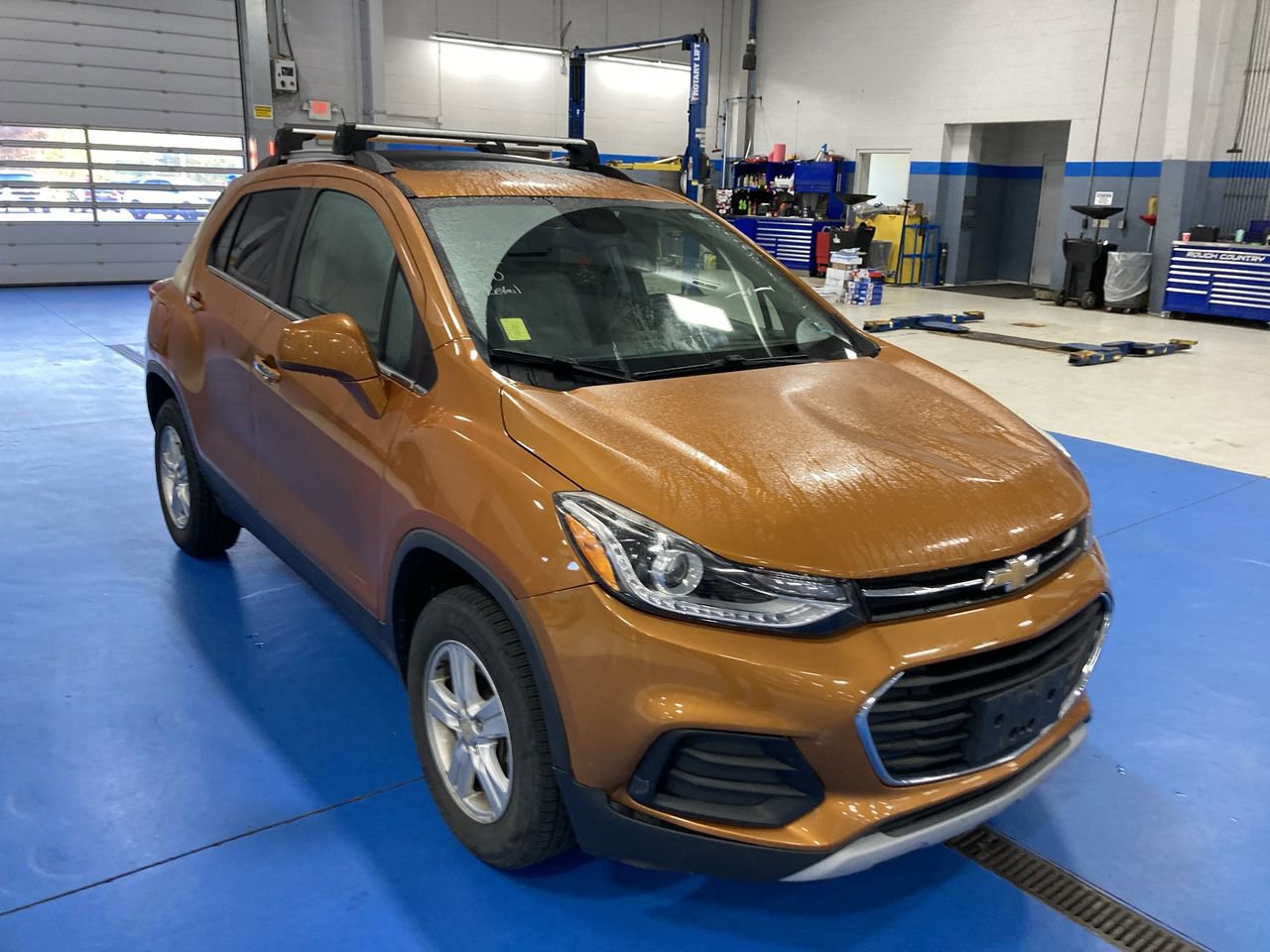 Used 2017 Chevrolet Trax LT w/ Sun & Sound Package AWD/4WD image 1