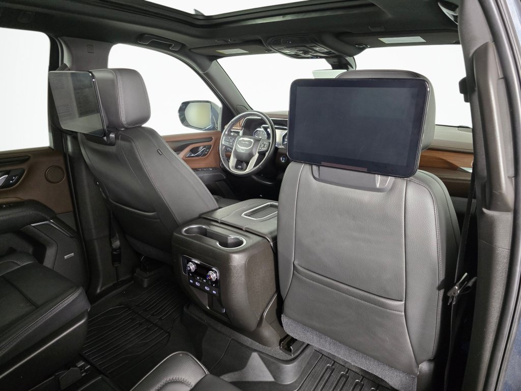 Used 2021 GMC Yukon Denali w/ Denali Ultimate Package AWD/4WD image 42