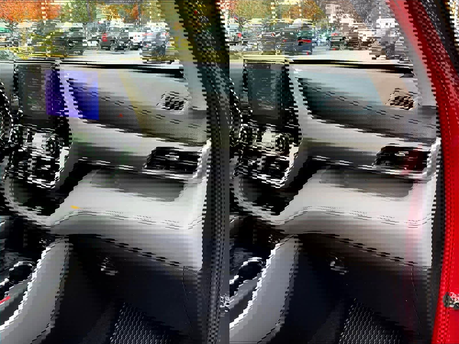 Used 2023 Toyota Highlander XLE image 13