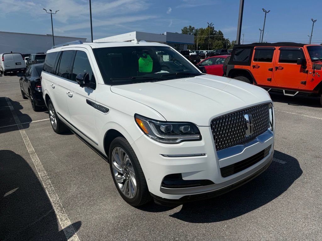 Used 2024 Lincoln Navigator L Reserve AWD/4WD image 1