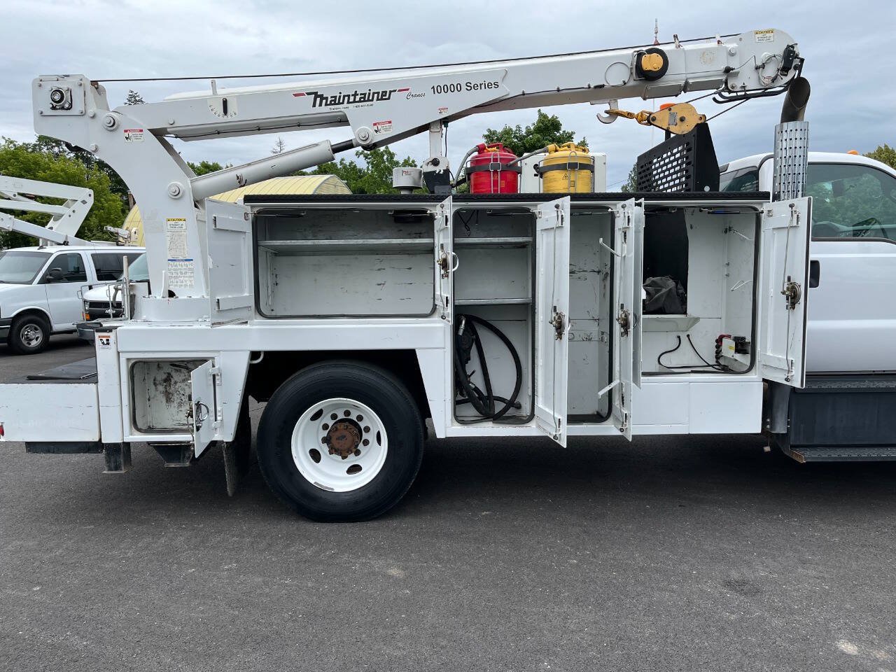 Used 2017 Ford F750 2WD Regular Cab Super Duty image 17
