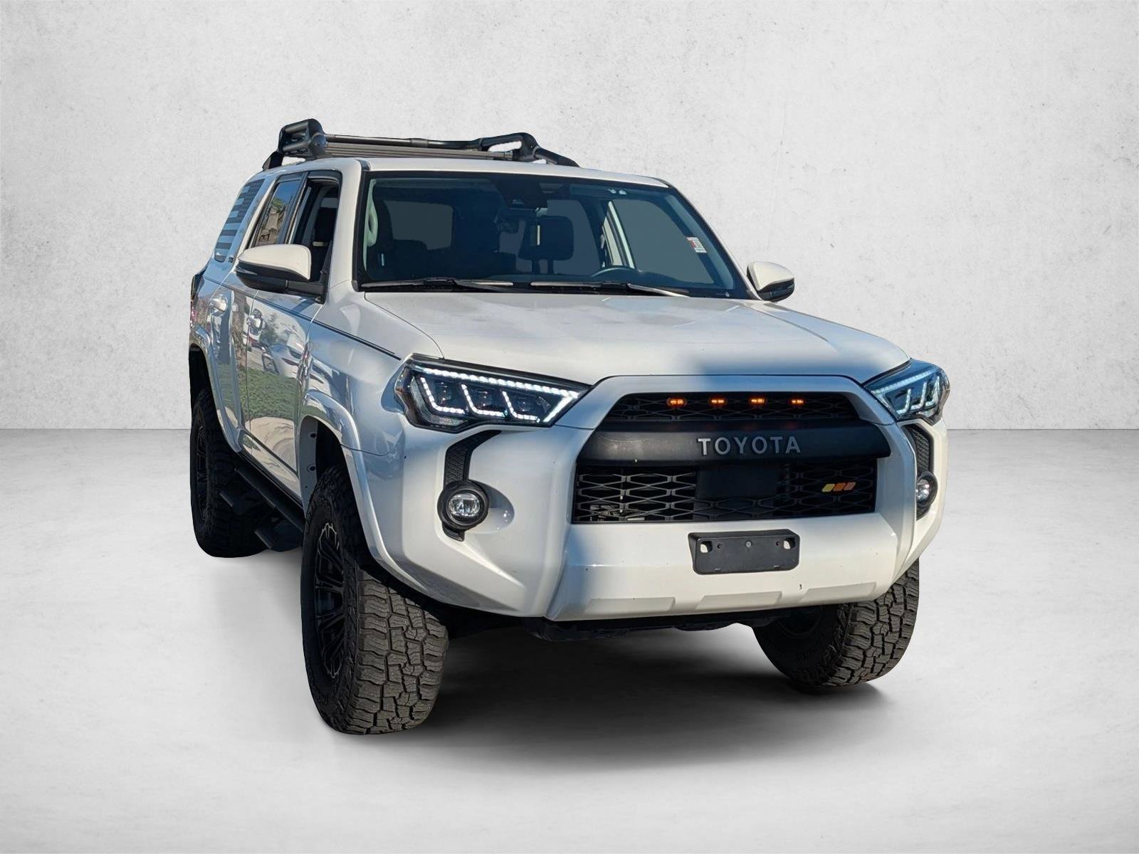 Used 2021 Toyota 4Runner SR5 Premium w/ Moonroof Package AWD/4WD image 3