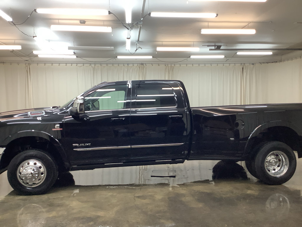 New 2026 RAM 3500 Limited AWD/4WD image 9