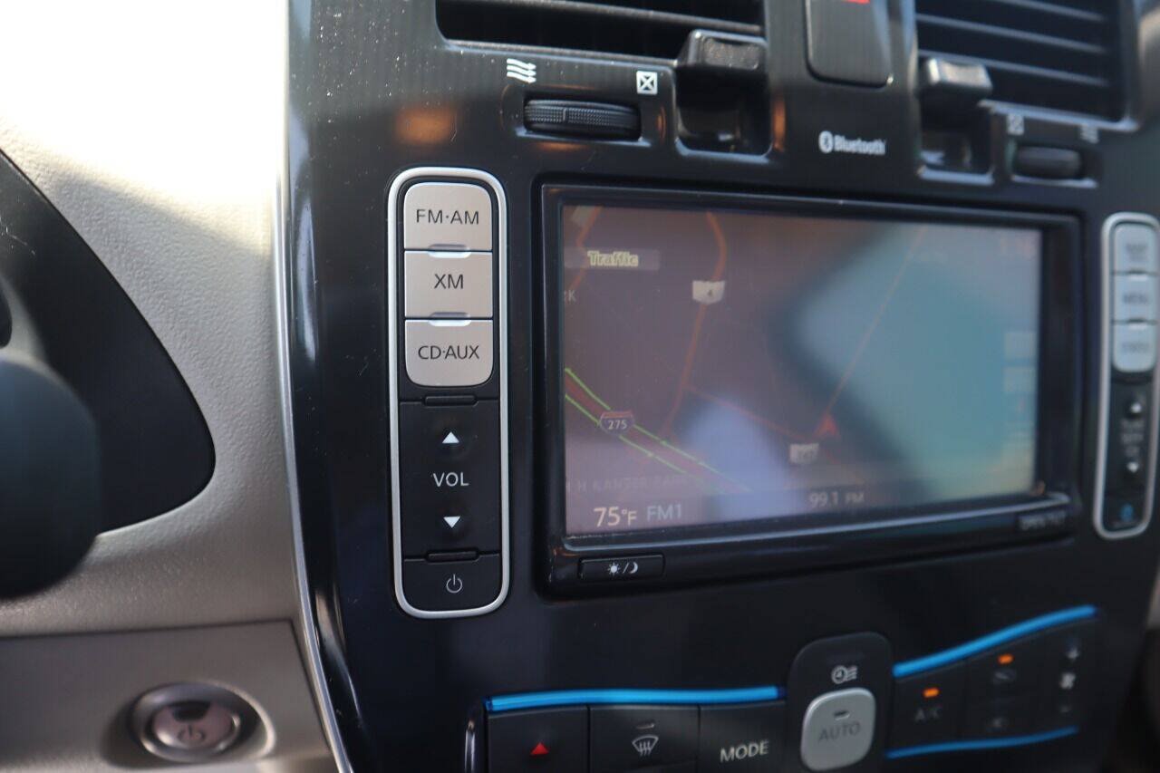 Used 2012 Nissan Leaf SL FWD image 23