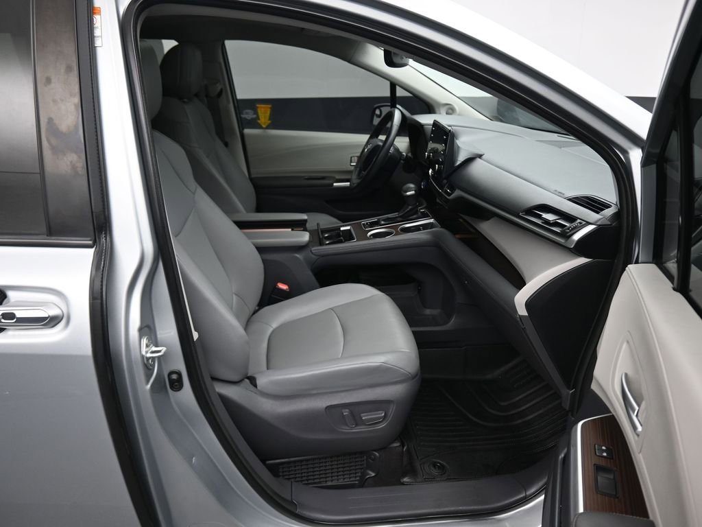 Used 2021 Toyota Sienna XLE w/ XLE Plus Package image 55