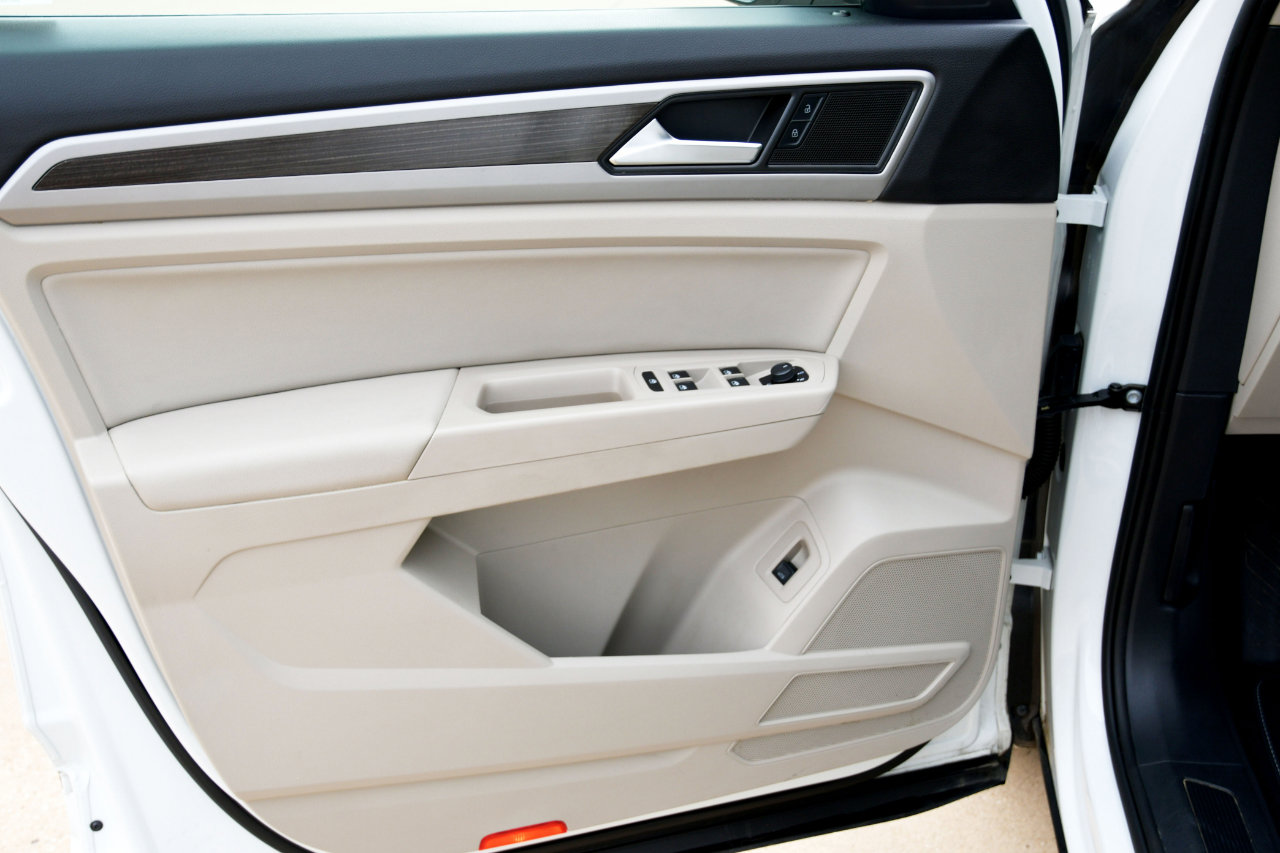 Used 2020 Volkswagen Atlas SE w/ Panoramic Sunroof Package image 8