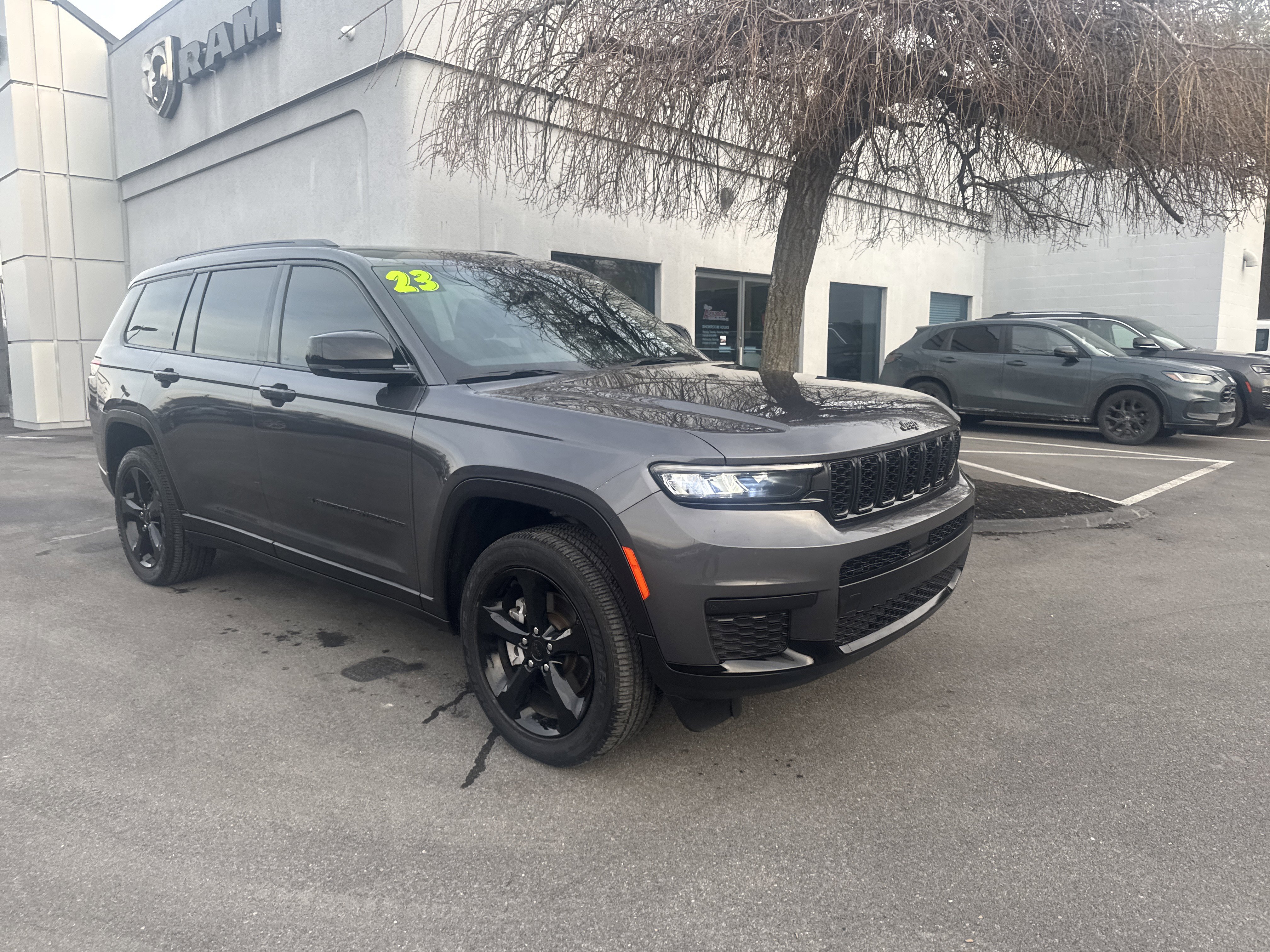 Used 2023 Jeep Grand Cherokee L Laredo
