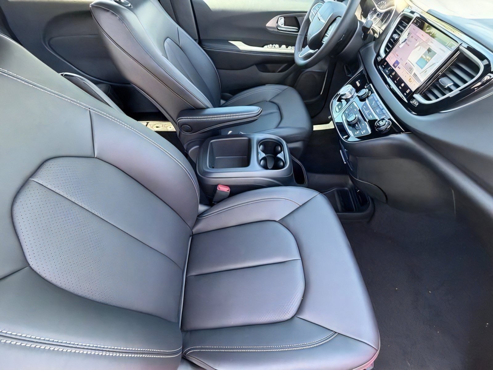New 2026 Chrysler Voyager LX FWD image 9