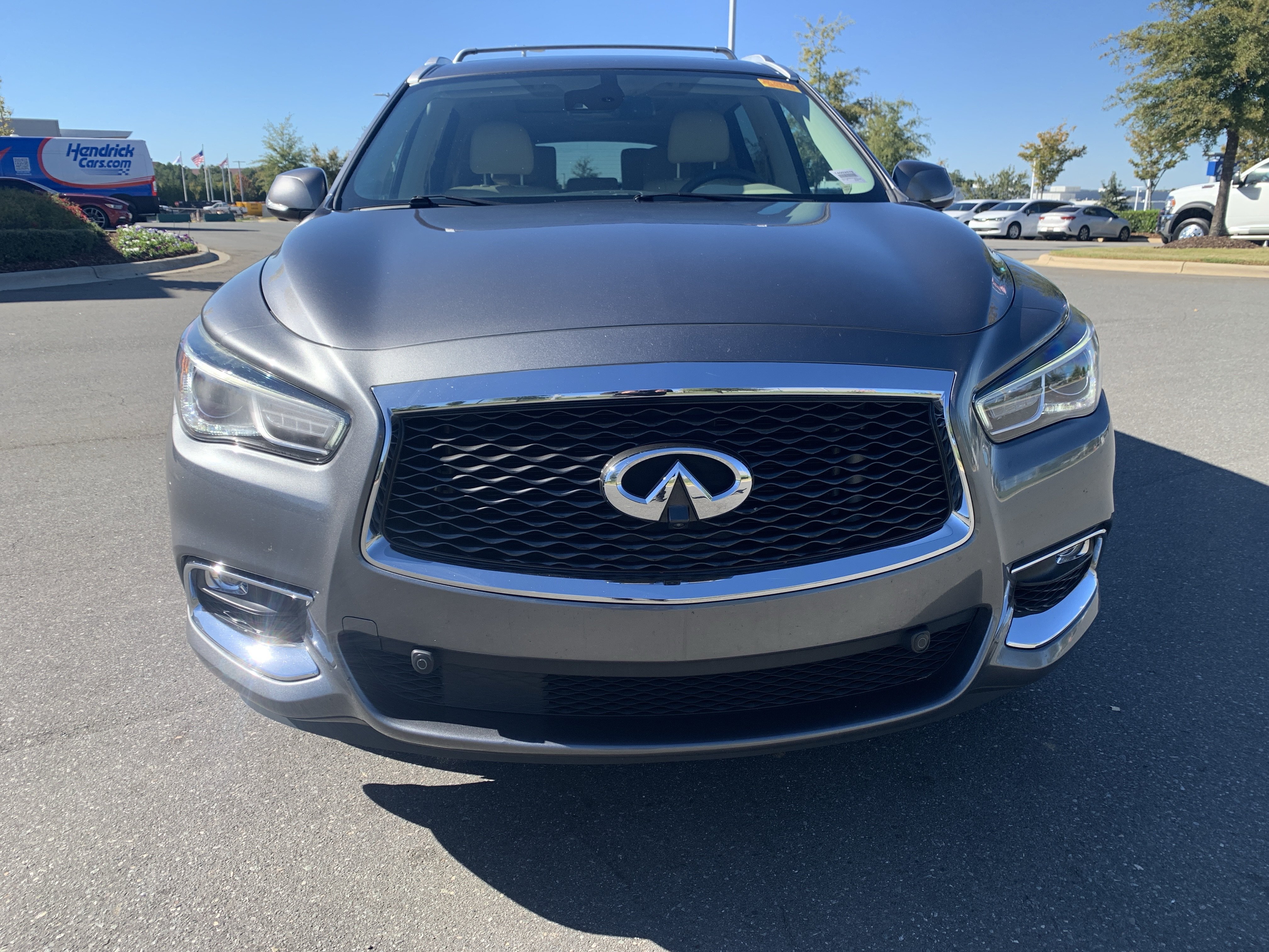 Used 2020 INFINITI QX60 Luxe w/ Sensory Package AWD/4WD image 3