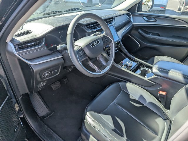 Used 2023 Jeep Grand Cherokee L Limited AWD/4WD image 14