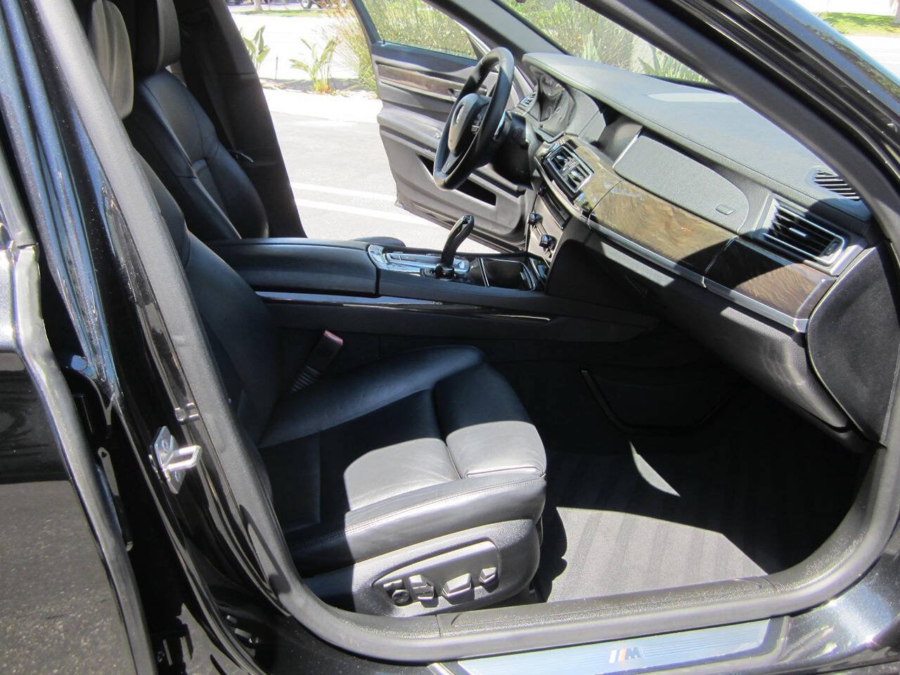 Used 2013 BMW 750i RWD image 23