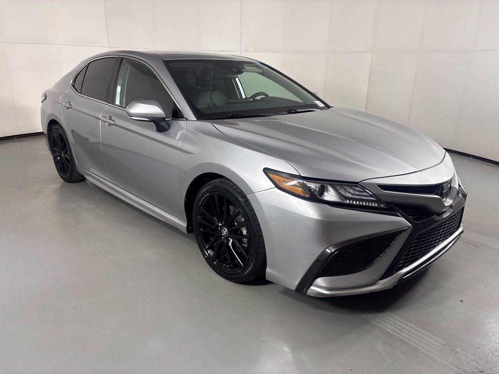 Used 2023 Toyota Camry XSE FWD image 2