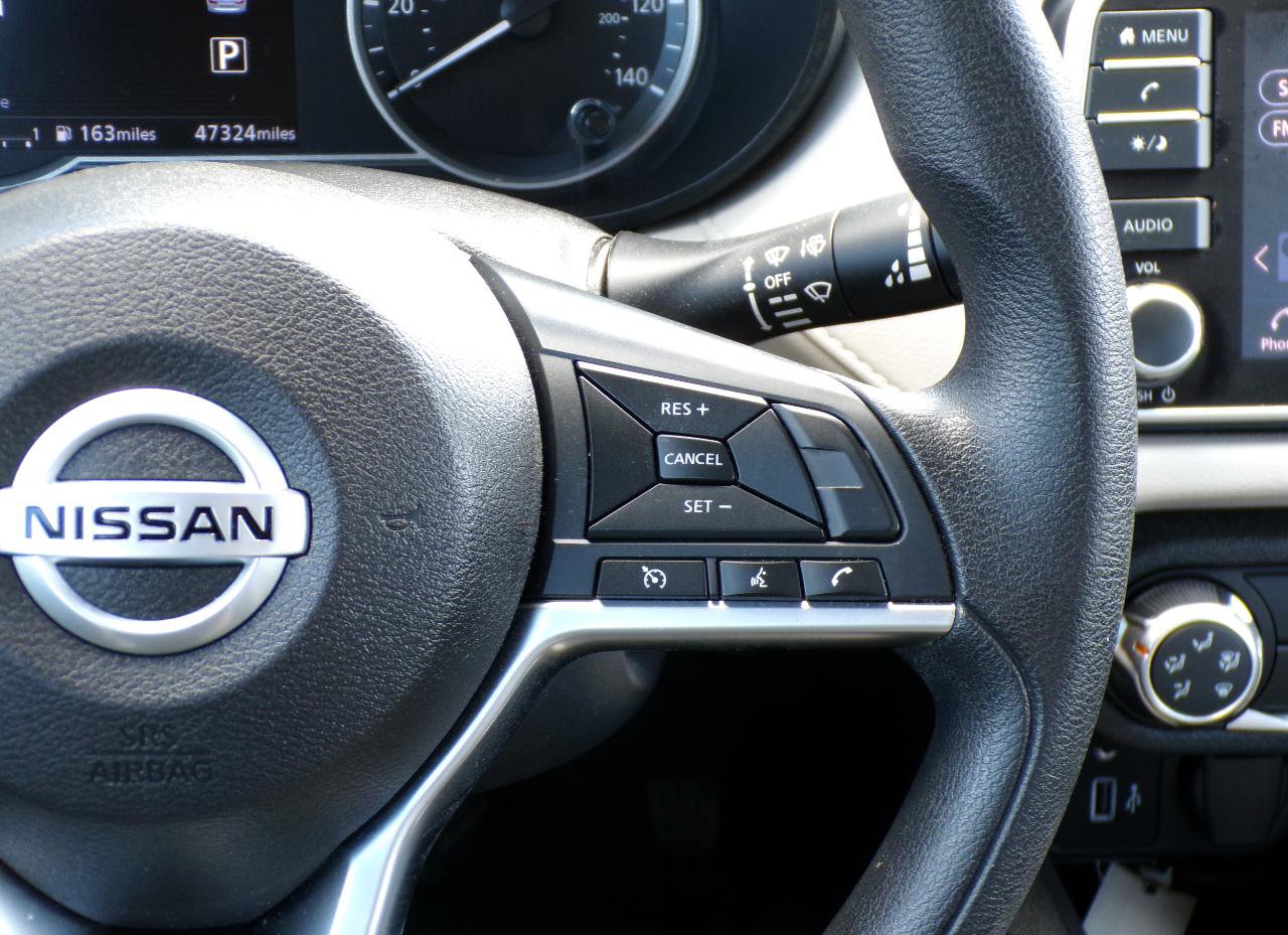 Used 2022 Nissan Versa SV w/ Trunk Package image 15