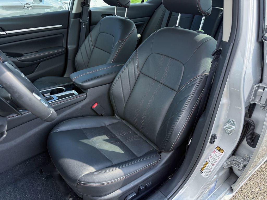 Used 2025 Nissan Altima 2.5 SR w/ SR Premium Package image 9