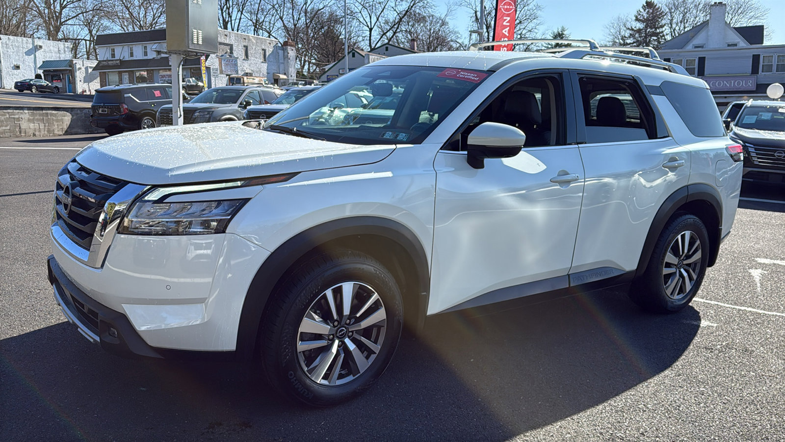 Certified 2022 Nissan Pathfinder SL image 3