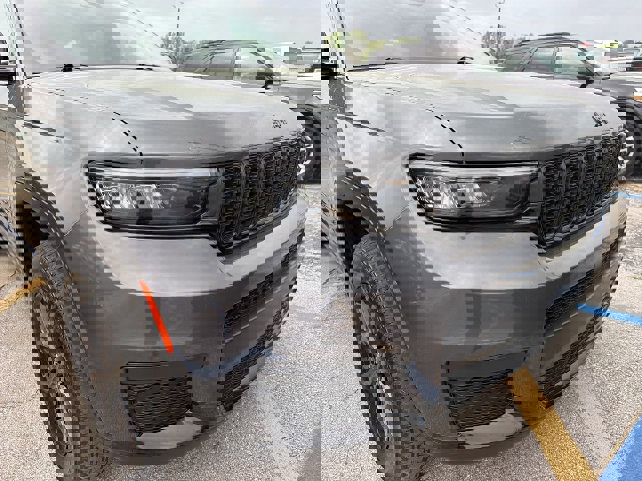 Used 2024 Jeep Grand Cherokee L Laredo AWD/4WD image 3